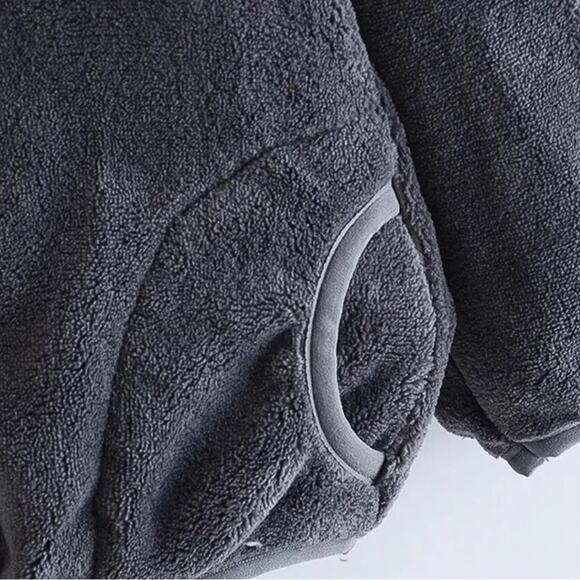 New  mid layer fleece jacket 2T - Picture 3 of 5